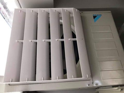 Có cần lắp phụ kiện chuyển hướng gió dàn nóng điều hòa cho ban công?