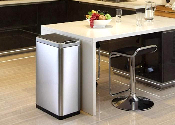 Thùng đựng rác thông minh dần trở thành vật dụng không thể thiếu