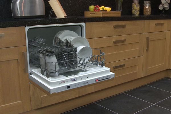 Giải đáp thắc mắc có nên mua máy rửa bát không?